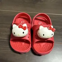 ハローキティ 赤いサンダル