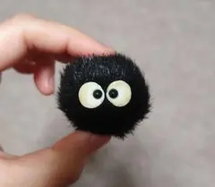 まっくろくろすけ　バッジ