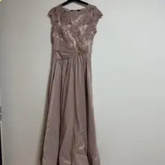 エメ演奏会用ピンクのレースドレス