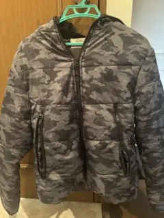ダウンジャケット　迷彩柄