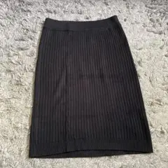 ブラックリブ編みタイトスカート