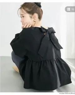 【未使用タグ付き】coca パリフワバックリボンブラウス Sサイズ BLACK
