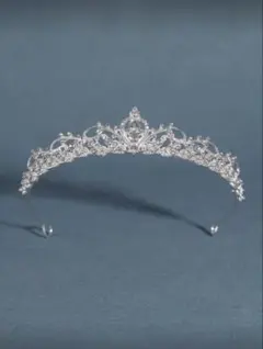 ブライダル エレガントなクリスタルティアラ