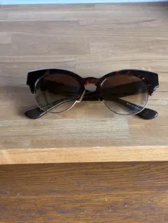 DITA キャットアイ　サングラスのサムネイル