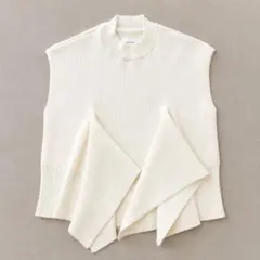 極美品✨AKIRANAKA ドレープパネルリブニット サマーニット　ホワイトのサムネイル