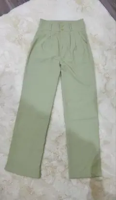ライトグリーン ハイウエスト スラックス　新品タグ付き