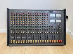 Item thumbnail for item 58c3cba1-813e-45ca-82ef-d5ce0e44c77b