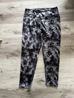 XL タイダイ ヨガパンツ 黒とグレー