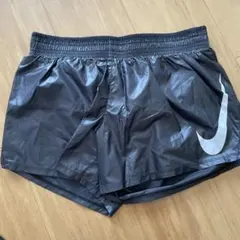 5/30終了NIKE 黒 ショートパンツ ロゴ入り