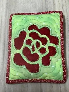 【ハワイアンキルト】　ティッシュケース　バラ〜Grace Rose赤