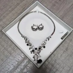 ブライダルジュエリー ネックレスとピアスセット シルバー ブラック