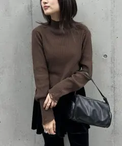 Kastane ハイネックダメージリブニットプルオーバー ブラウン