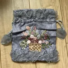 花の刺繍 グレー 巾着袋　レース
