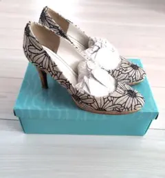 アルテミスバイダイアナ　花柄刺繍 コルクヒール ハイヒールパンプス