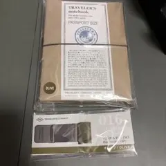 トラベラーズノート　パスポートサイズ　オリーブ　ペンホルダーつき