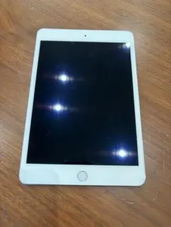 iPad mini 5 【完動品】 64G シルバー 訳あり ジャンク扱い - メルカリ