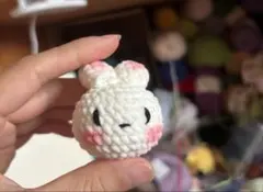 あみぐるみ うさぎ 小型 白 オレンジ - メルカリ