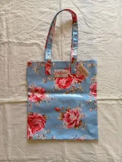 未使用・タグ付き キャスキッドソン ビニコトートバッグ バラ柄 ブルー系 難あり