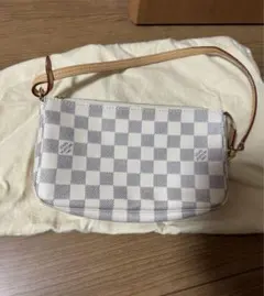 Item thumbnail for item 760ed9a1-e4f6-41e2-8faa-ec51c0014166