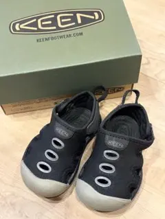KEEN サンダル ブラック キッズのサムネイル
