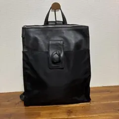 【美品】ear ブラック A4サイズ収納 イア　リュックのサムネイル