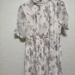 トッコクローゼット、ストロベリー、花柄ワンピース