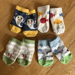 ベビーソックス　7cm 人気絵本シリーズ4足セット