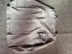 グレー 長袖Tシャツ