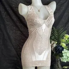 FU25 NBF 綺麗な総花柄＆レース　ボディシェイパー　B75M ベージュ系