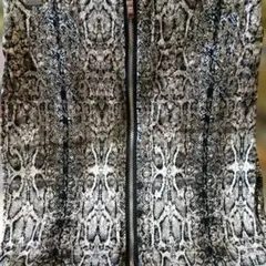 ♥早い物勝ち♥美品♥ヘビ柄タイトスカート 前面ファスナー付き♥即購入OK♥