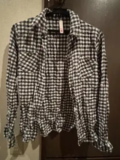 【美品】　ギンガムチェックシャツ　白×黒　Q ♡ 長袖