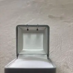 サファイア ピアス(両耳用)