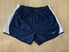レディースLサイズ　Nike ショートパンツ