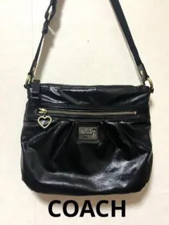 コーチ COACH ブラック ショルダーバッグ ハートチャーム付き 黒 ポピー
