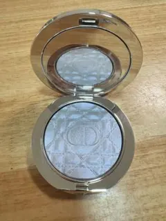 ディオール　スキンフォーエヴァーグロウルミナイザー　05 ブルーストロボ