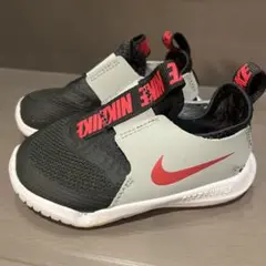 Nike キッズシューズ スリッポン ブラック/グレー/レッド