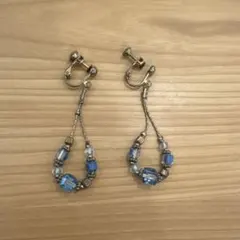 青色イヤリング