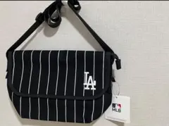 新品タグ付きMLBドジャース ショルダーバッグ　10L大谷翔平のサムネイル