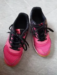 ASICS ピンク ブラック シューズ 21cmのサムネイル