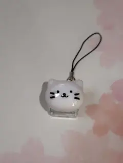 白猫(大)のキーボードキーホルダー　レジン　ハンドメイド