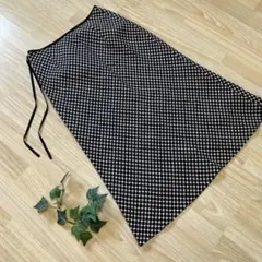 スカート　きれいめ　ひざ下　フレア　ブラック