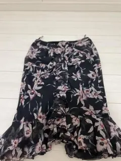 エポカ　マーメイドライン　フレアスカート 花柄 黒 ひざ丈