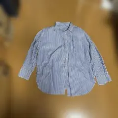 Mサイズ 青と白のストライプ長袖シャツ