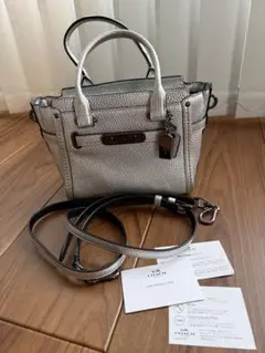 COACH シルバー レザー スワッガー20 ハンド ショルダーバッグ2way