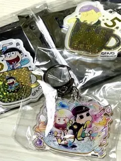 おそ松さん　十四松　おそ松カフェ　ファイナル　パズ松　キーホルダー