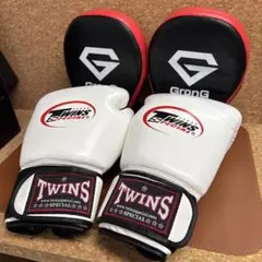 美品　Twins Special ボクシンググローブ 16oz ホワイトのサムネイル