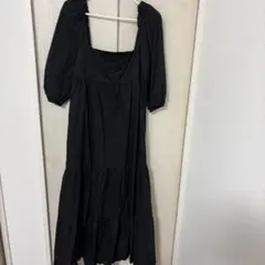 ZARA ブラック パフスリーブ ティアードワンピース
