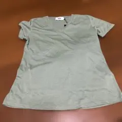 新品AZUL グリーン Vネック Tシャツ