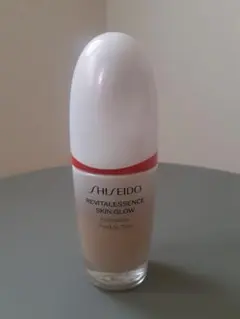 SHISEIDO REVITALESSENCE SKIN GLOW 220