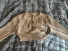 zara ベージュ クロップド長袖トップス